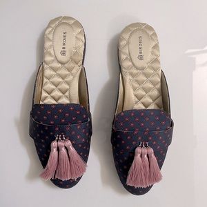 Birdies Phoebe slides. New! Smoking style with preppy print and tassels.